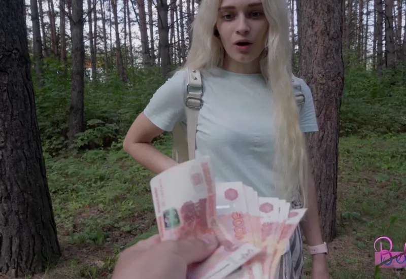 Dùng tiền gạ đụ tình nhân hám tiền ngay trong rừng vắng vẻ